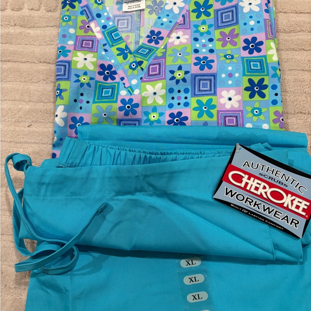 Medical scrubs set sz XL
Brand new, quality fabric